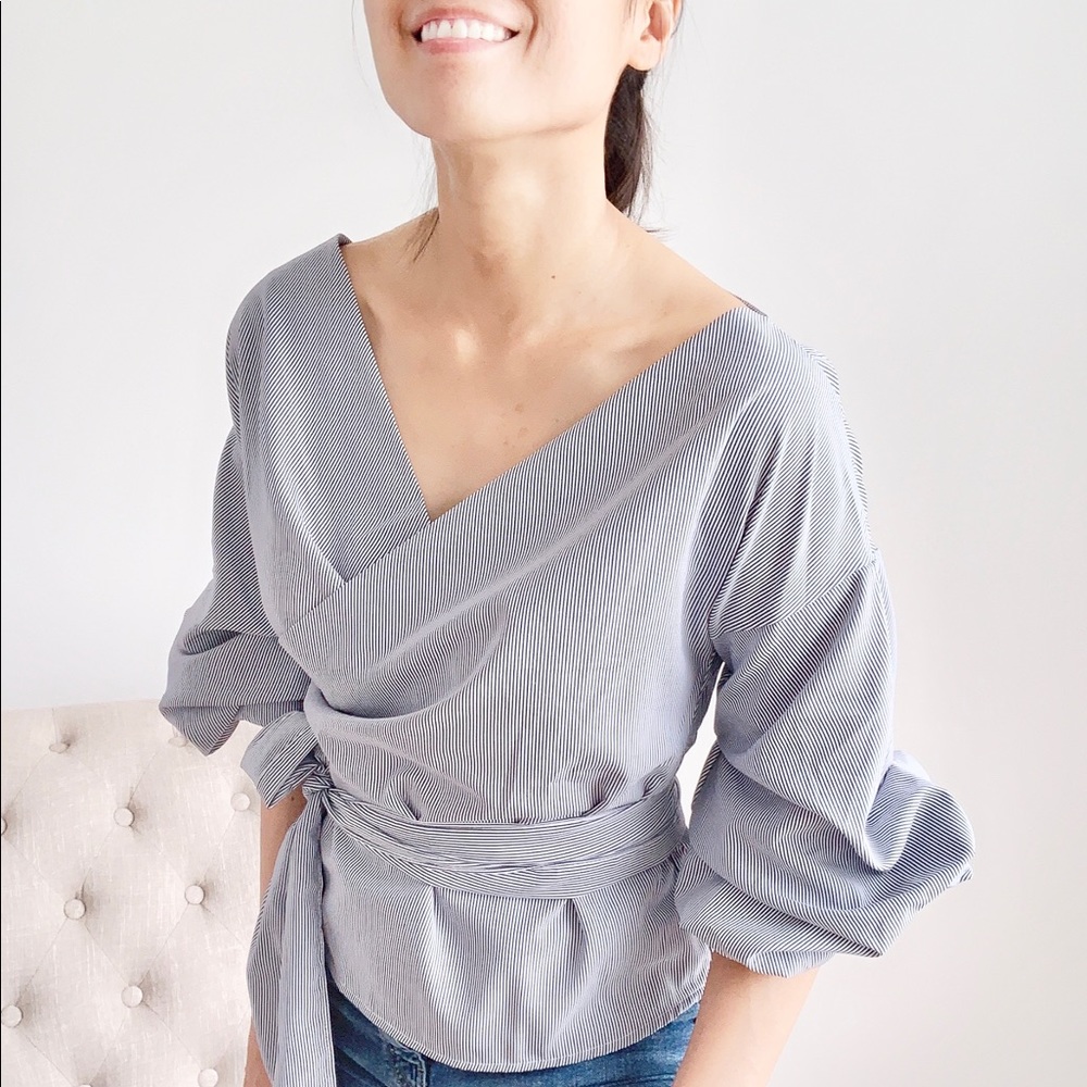 ONLY 1 LEFT ! - PUFFY SLEEVES Faux Wrap top - Picture 2 of 8